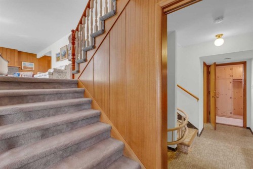 4720 Coronation Drive Sw, Calgary, AB - Indoor Photo Showing Other Room