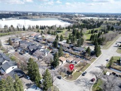 2043 57 Avenue SW Calgary, AB T3E 1N1