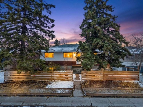 924 39 Street SE Calgary, AB T2A 1H2