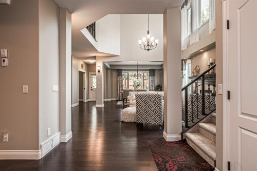 180 Ascot Drive Sw, Calgary, AB - Indoor