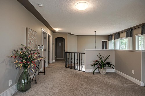 180 Ascot Drive Sw, Calgary, AB - Indoor Photo Showing Other Room