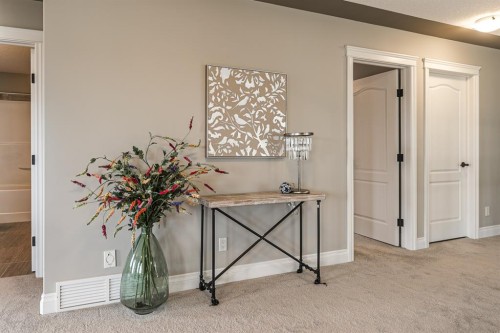 180 Ascot Drive Sw, Calgary, AB - Indoor Photo Showing Other Room