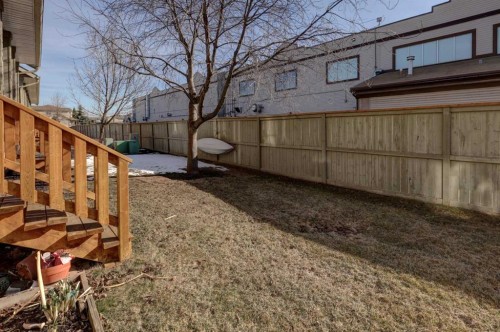 302-2006 Luxstone Boulevard Sw, Airdrie, AB - Outdoor