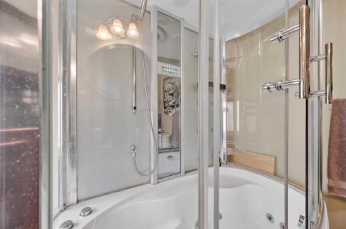 2023 Glenwood Drive Sw, Calgary, AB - Indoor Photo Showing Bathroom
