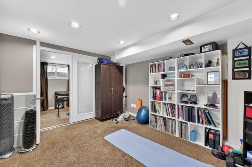 2023 Glenwood Drive Sw, Calgary, AB - Indoor