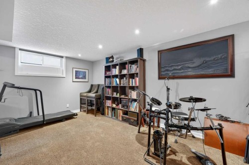 2023 Glenwood Drive Sw, Calgary, AB - Indoor