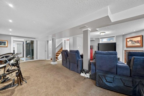 2023 Glenwood Drive Sw, Calgary, AB - Indoor