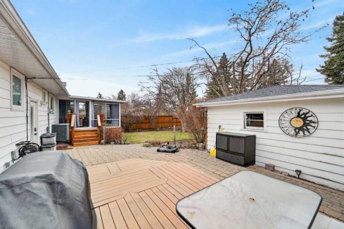 2023 Glenwood Drive Sw, Calgary, AB - Outdoor