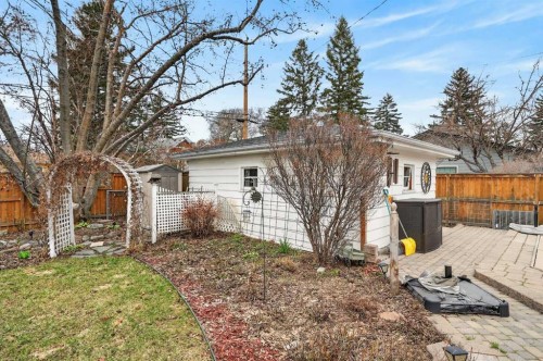 2023 Glenwood Drive Sw, Calgary, AB - Outdoor