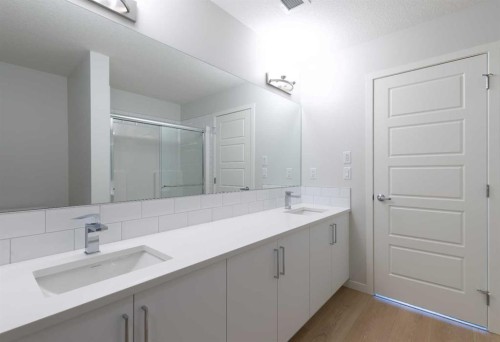 5403-20295 Seton Way Se, Calgary, AB - Indoor Photo Showing Bathroom