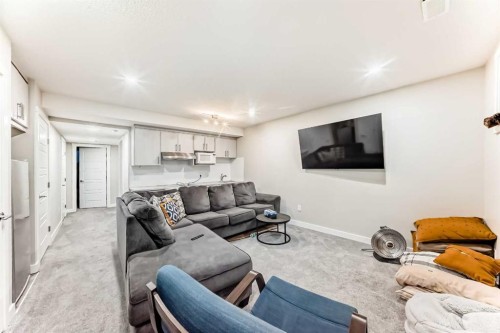 10097 46 Street Ne, Calgary, AB - Indoor
