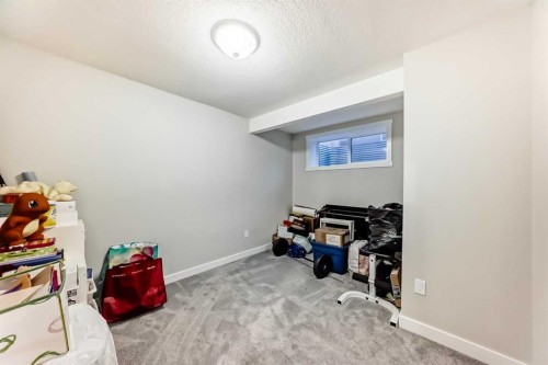 10097 46 Street Ne, Calgary, AB - Indoor