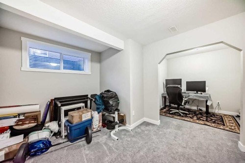 10097 46 Street Ne, Calgary, AB - Indoor