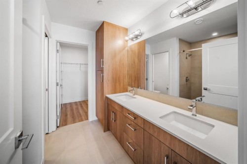 206-10 Cascade Ridge, Canmore, AB - Indoor Photo Showing Bathroom