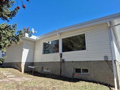 3415 Benton Drive Nw, Calgary, AB - Outdoor With Exterior