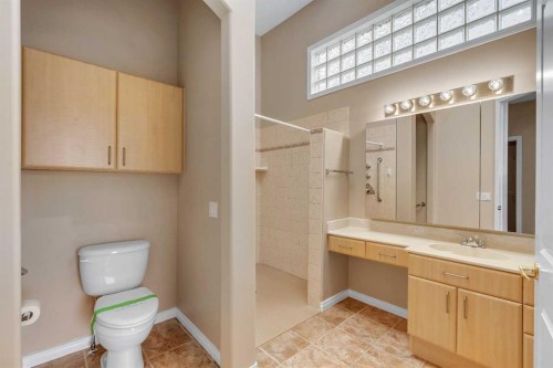 56 Royal Abbey Rise Nw, Calgary, AB - Indoor Photo Showing Bathroom