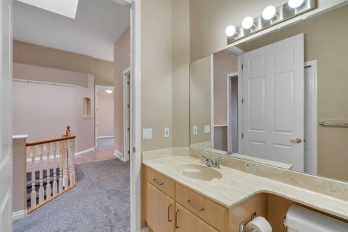 56 Royal Abbey Rise Nw, Calgary, AB - Indoor Photo Showing Bathroom