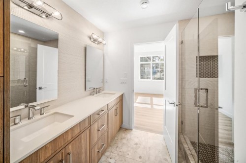104-10 Cascade Ridge, Canmore, AB - Indoor Photo Showing Bathroom