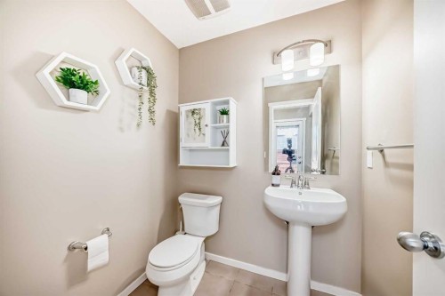 120 Evansridge Court Nw, Calgary, AB - Indoor Photo Showing Bathroom