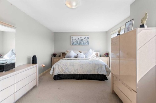 409 Kinniburgh Boulevard, Chestermere, AB - Indoor Photo Showing Bedroom