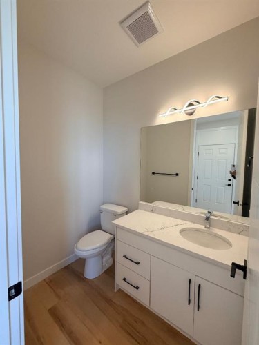 1927 Mccaskill Drive, Crossfield, AB - Indoor Photo Showing Bathroom