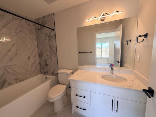 1927 Mccaskill Drive, Crossfield, AB - Indoor Photo Showing Bathroom