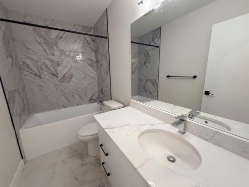 1927 Mccaskill Drive, Crossfield, AB - Indoor Photo Showing Bathroom