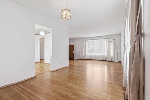 5044 Norris Road Nw, Calgary, AB - Indoor Photo Showing Other Room