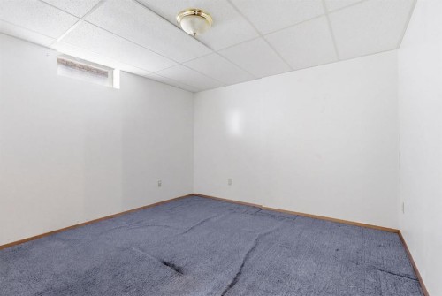 5044 Norris Road Nw, Calgary, AB - Indoor Photo Showing Other Room