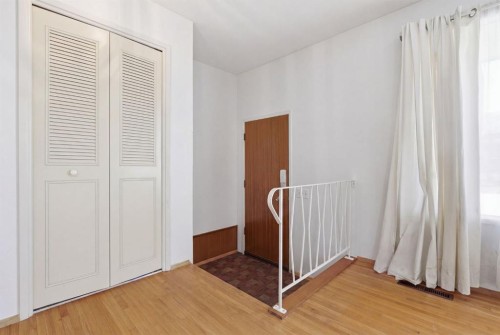 5044 Norris Road Nw, Calgary, AB - Indoor