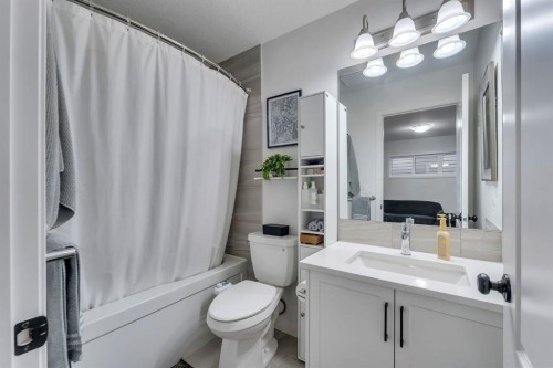 128 Seton Villas Se, Calgary, AB - Indoor Photo Showing Bathroom