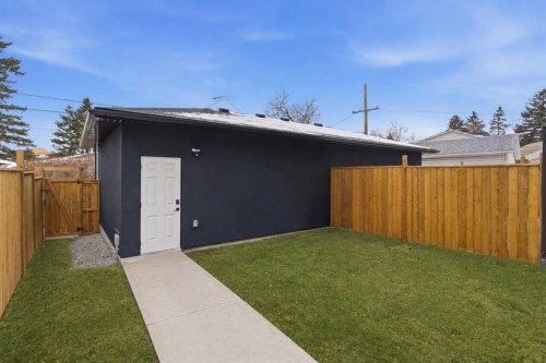 2119 Mackay Road Nw, Calgary, AB - Outdoor