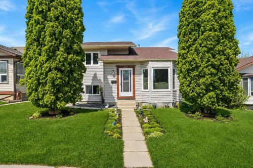 203 Shawglen Road Sw, Calgary, AB - Outdoor