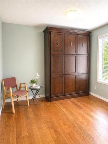 218 Centre Avenue West, Airdrie, AB - Indoor Photo Showing Other Room