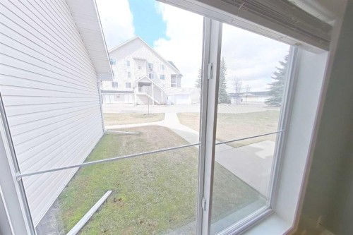 218 Centre Avenue West, Airdrie, AB - Indoor Photo Showing Bathroom