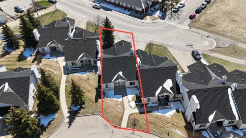 218 Centre Avenue West, Airdrie, AB - Outdoor