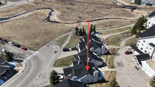 218 Centre Avenue West, Airdrie, AB - 