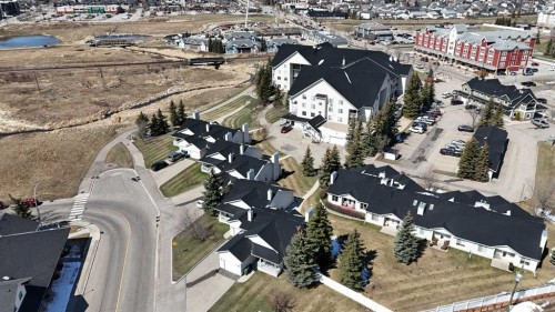 218 Centre Avenue West, Airdrie, AB - Outdoor