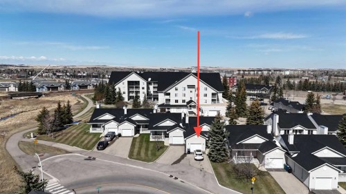 218 Centre Avenue West, Airdrie, AB - Outdoor