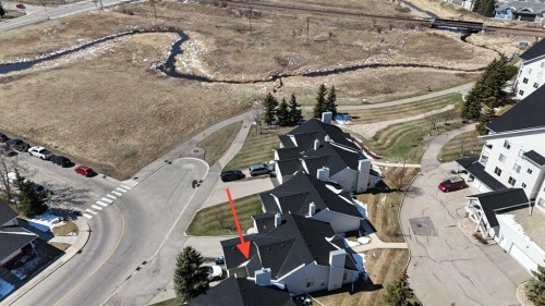 218 Centre Avenue West, Airdrie, AB - 