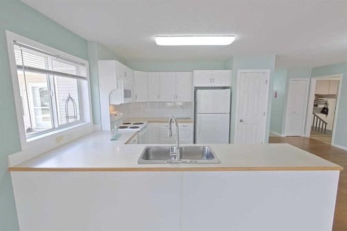 218 Centre Avenue West, Airdrie, AB - Indoor Photo Showing Other Room