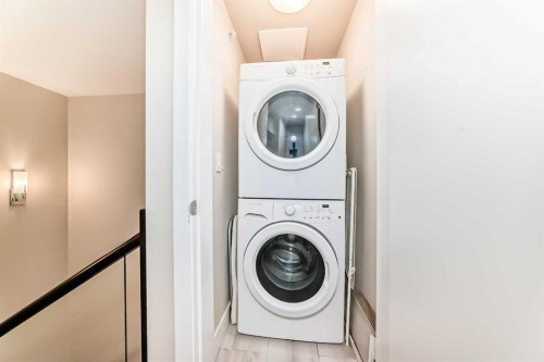 554 Riverfront Lane Se, Calgary, AB - Indoor Photo Showing Laundry Room
