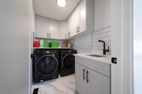 183 Saddlelake Terrace Ne, Calgary, AB - Indoor Photo Showing Laundry Room