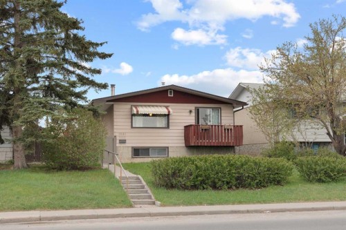 1521 44 Street Se, Calgary, AB - Outdoor