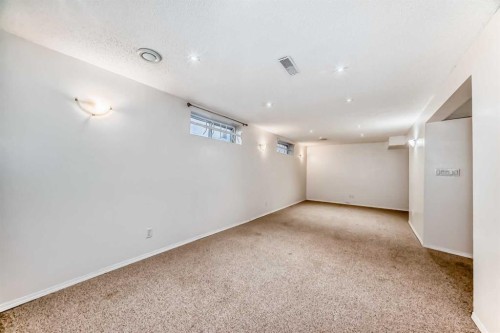 128 Harvest Park Road Ne, Calgary, AB - Indoor Photo Showing Other Room