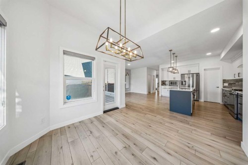 166 Creekstone Way Sw, Calgary, AB 