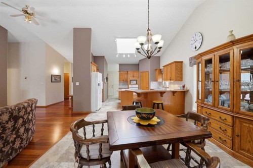 5401 Shannon Drive, Olds, AB - Indoor Photo Showing Dining Room