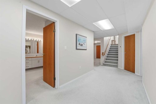 5401 Shannon Drive, Olds, AB - Indoor Photo Showing Other Room