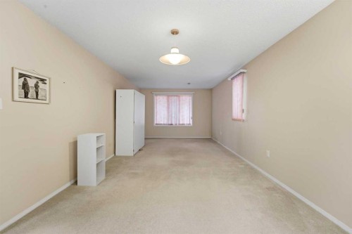 5401 Shannon Drive, Olds, AB - Indoor Photo Showing Other Room