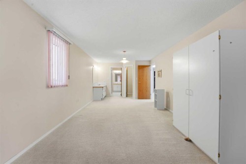 5401 Shannon Drive, Olds, AB - Indoor Photo Showing Other Room